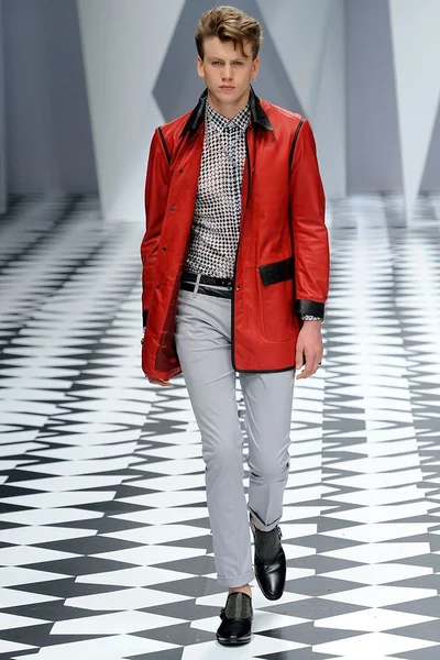 Look 14